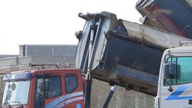 Extremely!! HINO, Hyundai Truck 24ton, Trago 25.5Ton, SINO Heavy Duty Truck Khmer, ឡានដឹកដីធំៗ смотреть онлайн