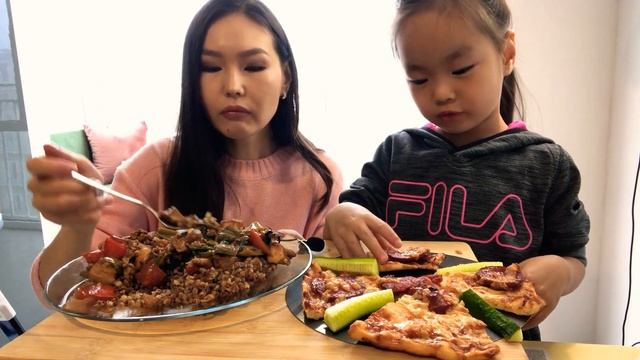 Асмр/ еда/ мукбанг/ пицца/ пп/мама/доча смотреть онлайн