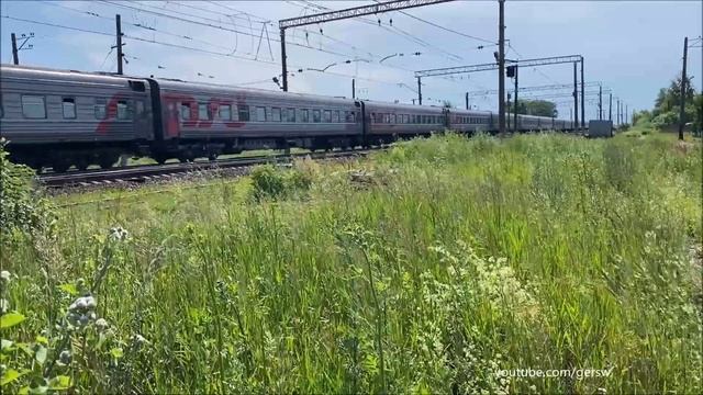 Электровоз ЭП2к-222 с поездом   Москва — Архангельск