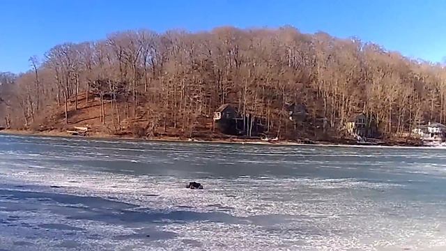 Traxxas Summit - Frozen Lake winter 2016 with crash. смотреть онлайн