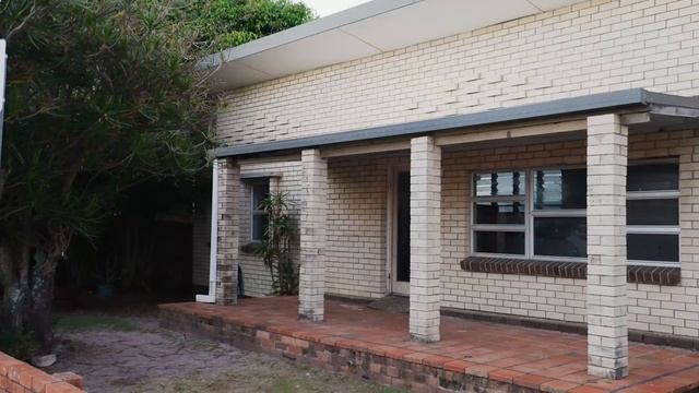 John Parkes & Daniel Jeffries proudly present 20 Elizabeth Street, Tugun смотреть онлайн