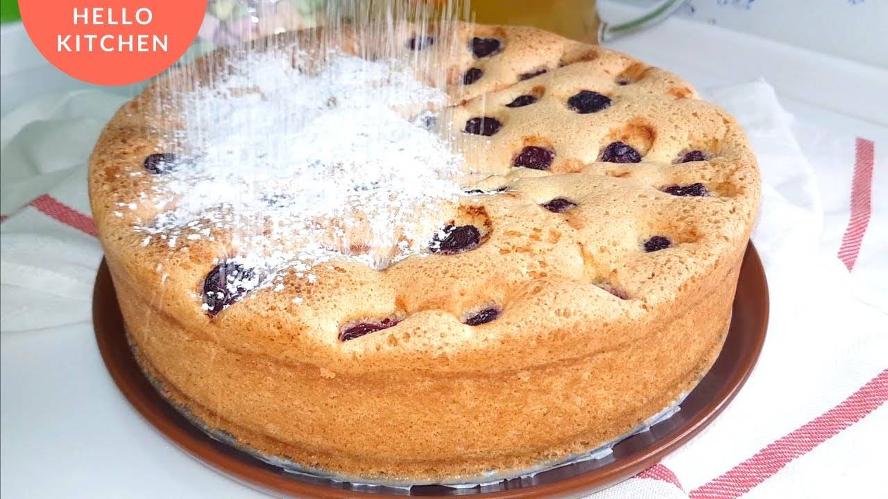 Бисквитный пирог с вишней. Как приготовить вишнёвый пирог. Выпечка. Простой рецепт пирога. смотреть онлайн