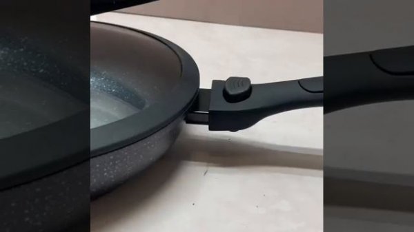 Сковорода со съемной ручкой 24 см черная