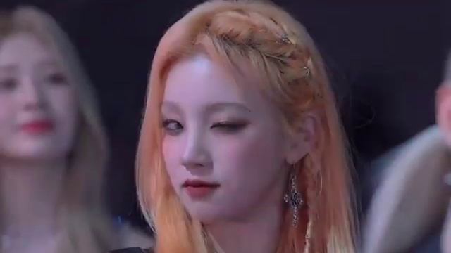 She's so pretty 😍😍 #yuqi #gidle #mama2022 #mama #shorts #kpop #viral #trending #pretty #beautiful смотреть онлайн