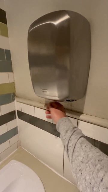 Hand Dryer @ Harvester, Gravesend. 09/10/2022. #shorts смотреть онлайн