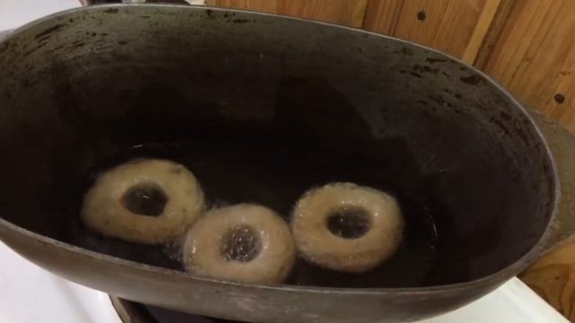 COOKING//Делаем пончики🍩😋 смотреть онлайн