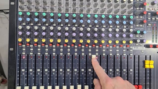 (Soundcraft)사운드크래프트 FX16ii 16채널 이펙터내장 오디오콘솔 중고