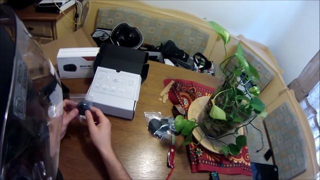 Sena SMH5 Bluetooth Headset and Intercom Unboxing/Review смотреть онлайн