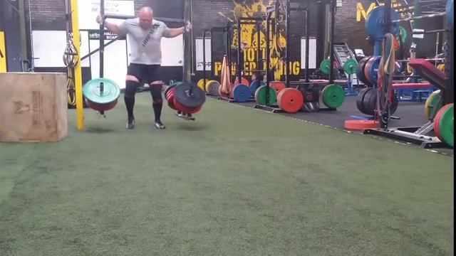 1.Yoke ходьба 310кг./2.Yoke ходьба 330кг./3.Удержание веса на время(140кг в каждой руке).