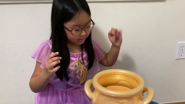Magic Mixies | Pink Magic Cauldron смотреть онлайн