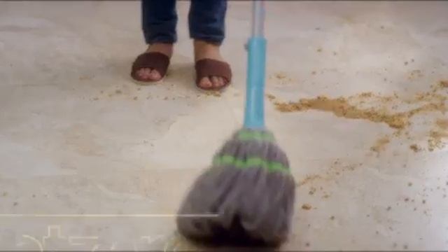 Twist and Squeeze Mop Microfiber English смотреть онлайн