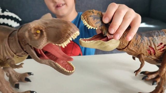 T-REX from mattel/Тираннозавр Mattel смотреть онлайн