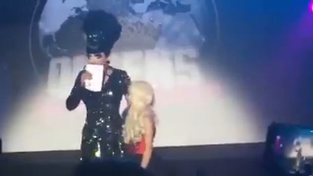 Bianca Del Rio brought a lil boy in drag on stage смотреть онлайн