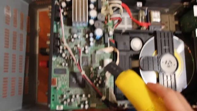 Trying to suck dust from ONKYO смотреть онлайн