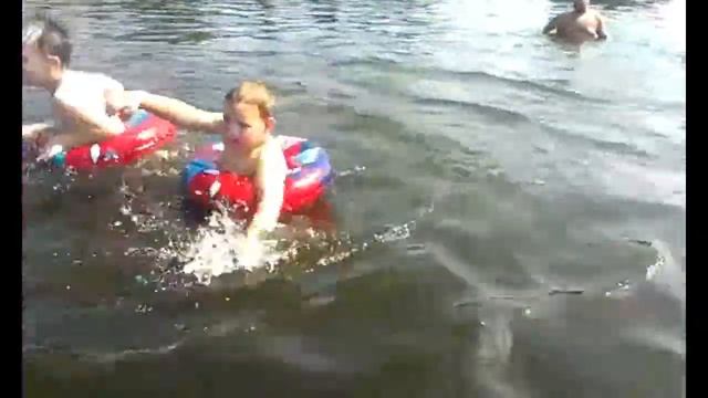 Детские игры.Бой водными пистолетами смотреть онлайн