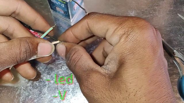 5v LED light 9v battery se kaise jalaye// How to connect 5v led light with 9v battery #led #battery смотреть онлайн