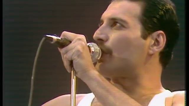 Queen ☮ Bohemian Rhapsody & Radio Ga Ga (Highest Quality) смотреть онлайн