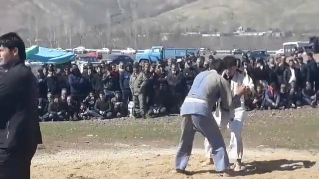Гуштини нохияи рашт дехаи калъаи сурх смотреть онлайн