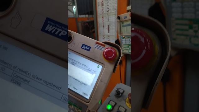Как переключать пульты сварочного робота Daihen смотреть онлайн