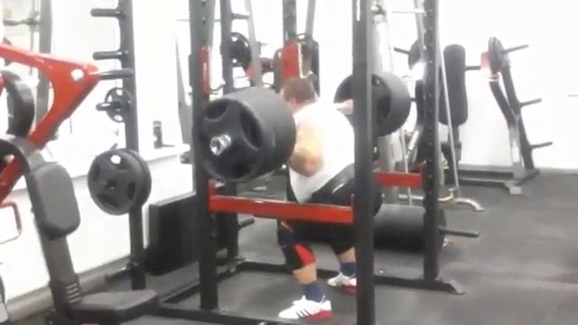 Виталий Михеев , приседания - Raw - 315 кг на 3 раза, начало подготовки к сезону.