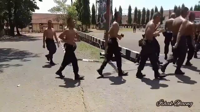 LARI SIANG ANGKATAN 44 SISWA DIKTUK BINTARA POLRI SPN POLDA SULSEL смотреть онлайн