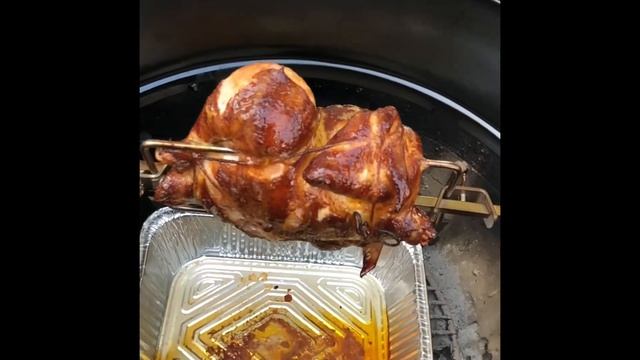 Delicious Rotisserie Chicken Cooked Weber Performer Deluxe! This Thing is Amazing! смотреть онлайн