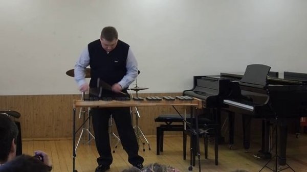 “Fiddle-Faddle”. Leroy Anderson