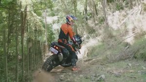 Крис Бирч. Турэндуро. Часть 14. Развороты на мотоцикле