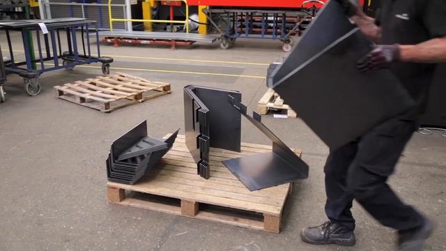 Metal Folding at Aldermans смотреть онлайн
