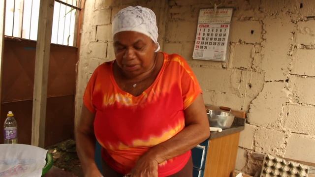 TILÁPIA AO LEITE DE COCO COM ALEXANDRINA смотреть онлайн