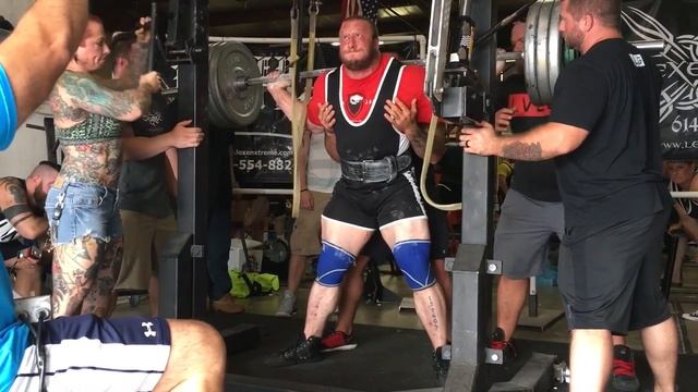 Matt Disbrow - 720 Sleeved Squat смотреть онлайн