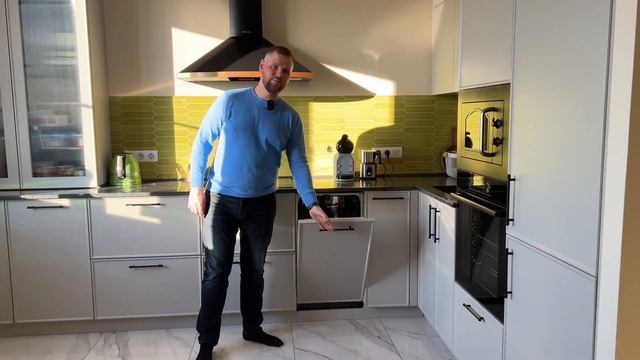 Кухня с ручками и фасадами из эмали за 2 минуты! ЖК "Форест" смотреть онлайн
