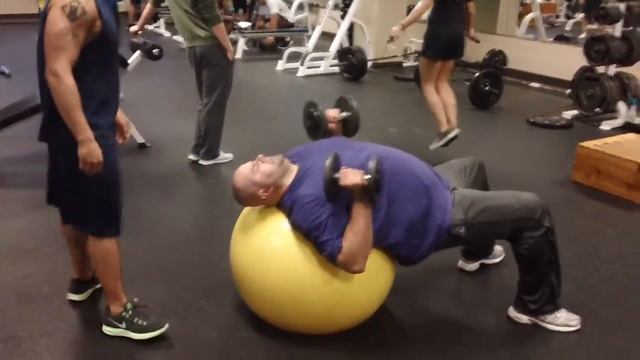 Oscar Z is Gettin Some !!!!!! Dag Gone Pectoralis Major Training !!!! смотреть онлайн