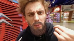 24 часа в магазине игрушек