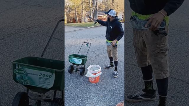 How to aerate your lawn and fertilize without an aerator #atlanta #subscribeplz смотреть онлайн