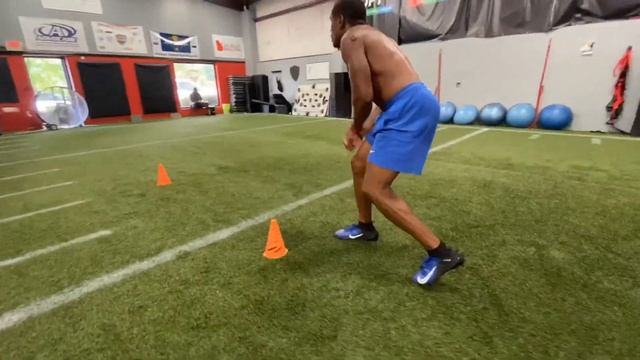 3 Tips to become a better receiver - U48FITNESS - NFL Training смотреть онлайн