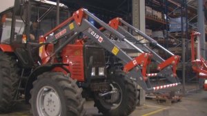 Обзор  Фронтальные погрузчики Metal-Fach Т 219 "Вепрь"