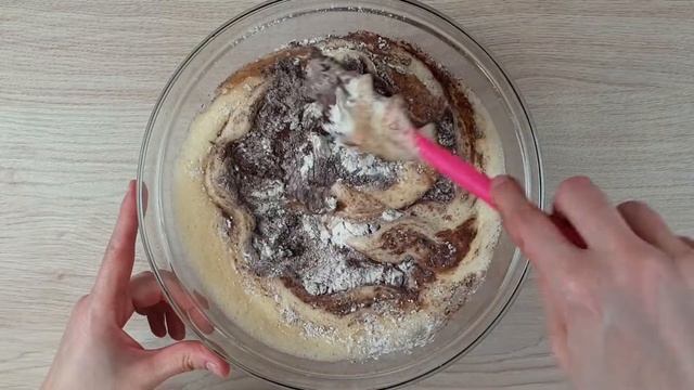 You love chocolate and coconut 🍫 🥥? This cake is for you! *Bea's Bites* смотреть онлайн