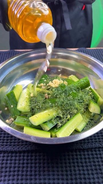 Подсел на эту закуску Вкуснее чем Маринованные огурцы и готовится 5 минут! смотреть онлайн