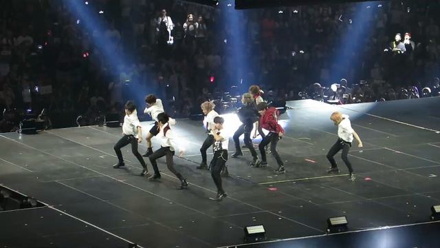 KCON LA 2019 STRAY KIDS SIDE EFFECTS FANCAM 2019-08-18 смотреть онлайн