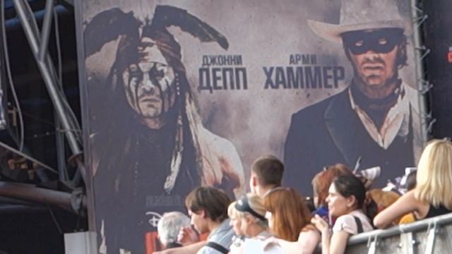 Джонни Депп в Москве - Премьера Одинокий Рейнджер. Johnny Depp - The Lone Ranger. Все сошли с ума! смотреть онлайн