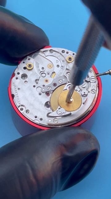 The Art Of Watchmaking: Reassembling A Movement Rolex 3135 #restoration #watchrestoration #watch