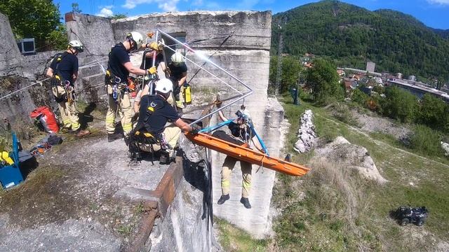 Bipod Kong Grizzly смотреть онлайн