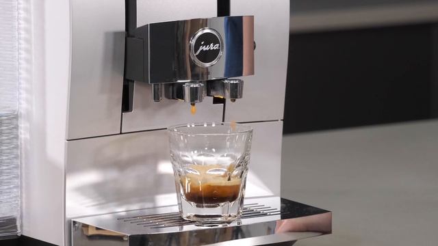 Cold Brew From a Jura Z10 Superautomatic смотреть онлайн