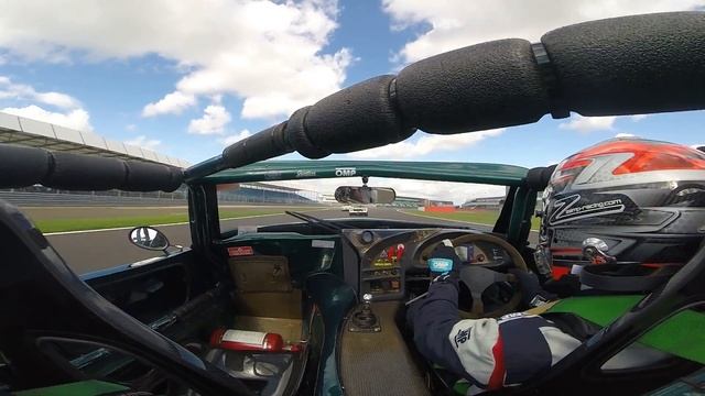 Bentley Drivers Club Silverstone National - TVRCC Challenge смотреть онлайн