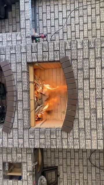 Первая растопка мангала #камины #печь #барбекюкомплекс #stonewall #mason #woodoven #pizzaoven смотреть онлайн