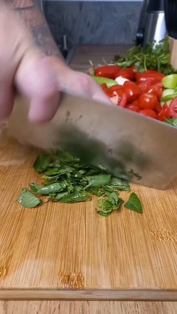 ГРУЗИНСКИЙ ЛЕТНИЙ САЛАТ смотреть онлайн