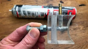 Простая самоделка и монтажная пена.  Стройхак.