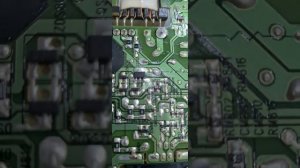 Телевизор Samsung. При включении издаёт щелчки и не включается. Ремонт своими руками за 15 минут