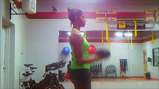 Fitness Assistant Bicep Curl Instructional Video смотреть онлайн